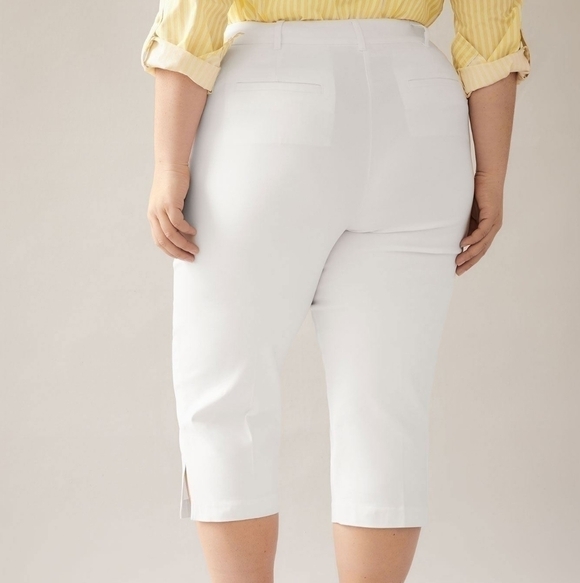 28 - In Every Story | Savvy Solid Capri Pull On Pants - Picture 3 of 9